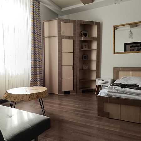 Apartments Zefir Lviv Buitenkant foto