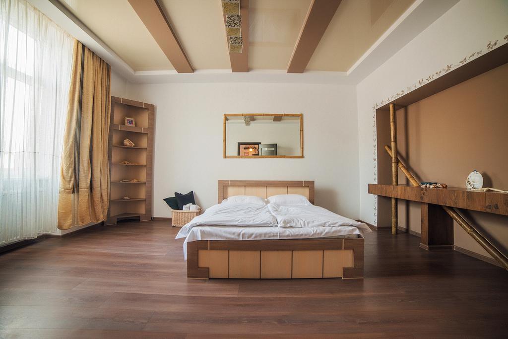 Apartments Zefir Lviv Buitenkant foto